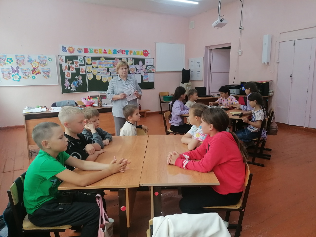 В рамках Единого дня безопасности с ребятами были проведены мероприятия на тему «Безопасность жизни и здоровья детей в быту".